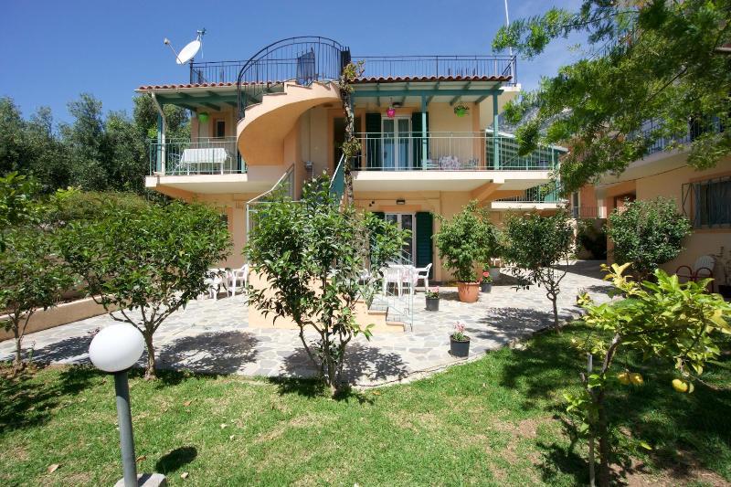 Maria Apartments Лурдата Экстерьер фото